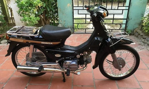 Cận cảnh Honda Dream lùn mới như “đập hộp” tại VN