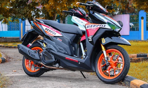 Dân chơi Sài Gòn độ Honda Vario phong cách xe đua