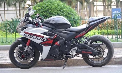 Yamaha R25 phong cách siêu môtô khủng tại Hà Nội