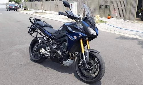 Môtô Yamaha MT-09 "hàng lướt" giá gần 300 triệu tại VN