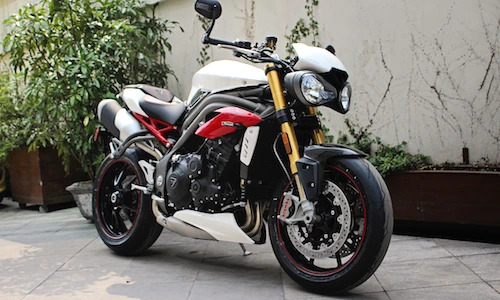 "Xế nổ" Triumph Speed Triple R giá 614 triệu tại Việt Nam