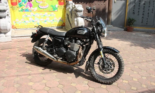 Triumph Bonneville độ đồ chơi “lên dáng” scrambler tại Hà Nội