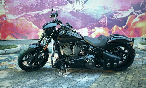Harley-Davidson CVO Pro Street Breakout tiền tỷ tại Hà Nội