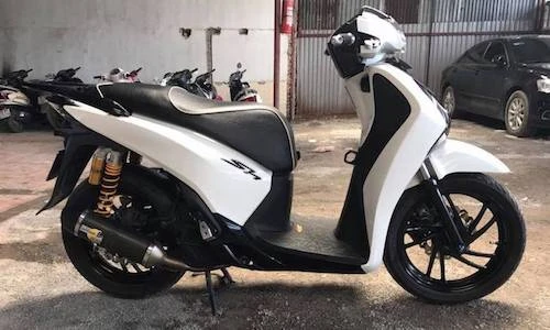Dân chơi Hà Thành độ kiểng Honda SH "siêu chất"