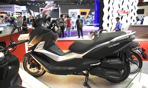 Môtô tay ga CruiSYM 300i giá 77,5 triệu “cập bến” VN