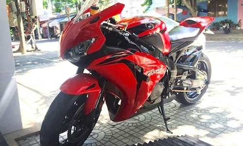 Siêu môtô Honda CBR1000RR độ “khủng” tại Đà Nẵng