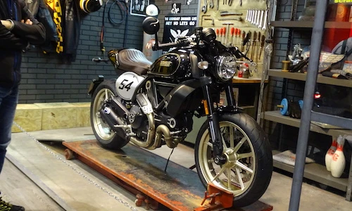 Ducati Scrambler Cafe Racer "chốt giá" 260 triệu tại Anh