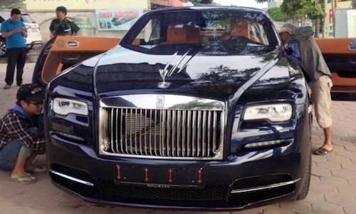 Soi “quà biếu” Rolls-Royce Dawn trị giá gần 30 tỷ tại VN