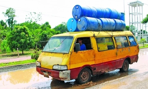 Những chiếc xe ôtô “hàng nát” nguy hiểm tại Việt Nam