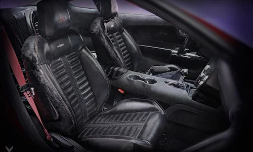 Ford Mustang độ siêu sang với... lông ngựa Mustang