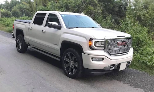 Cận cảnh siêu bán tải GMC Sierra giá 3,6 tỷ tại VN