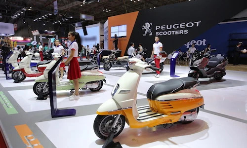 Dàn xe máy tay ga hạng sang Peugeot tại VMCS 2017