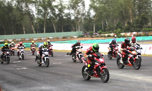 Hơn 50 xe máy Honda Việt “đua nóng” tại Bình Dương