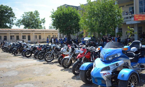 Dàn siêu môtô tiền tỷ lăn bánh tại Sóc Trăng