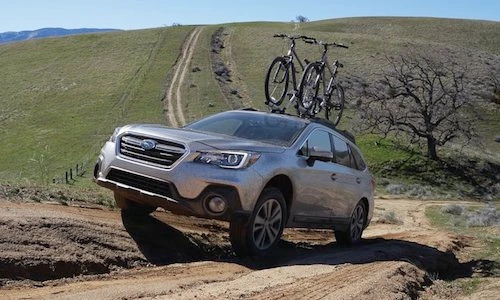 Cặp đôi Subaru Legacy & Outback 2018 “chốt giá” 504 triệu