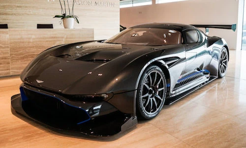 Siêu xe “giá rẻ” Aston Martin Vulcan chỉ 70,1 tỷ đồng