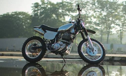 Yamaha SR400 phong cách “cào cào” vintage độc nhất VN