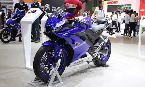 Yamaha Việt Nam công bố môtô R15 2017 giá 90 triệu