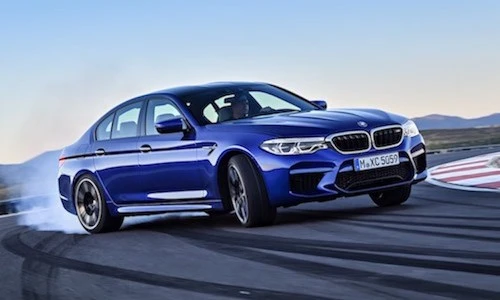 Siêu sedan BMW M5 2018 mạnh ngang siêu xe lộ diện
