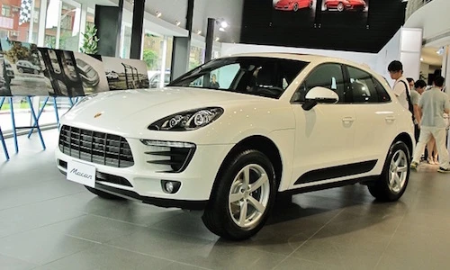 Cận cảnh Porsche Macan giá hơn 3 tỷ tại Việt Nam