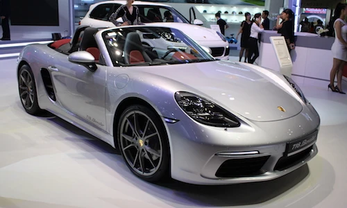 Siêu xe mui trần Porsche 718 Boxster giá 3,5 tỷ tại VN