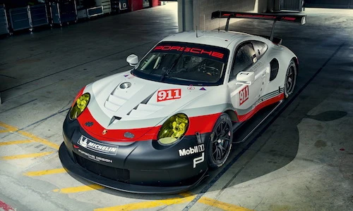 Siêu xe đua Porsche 911 RSR thống trị đường đua 2017