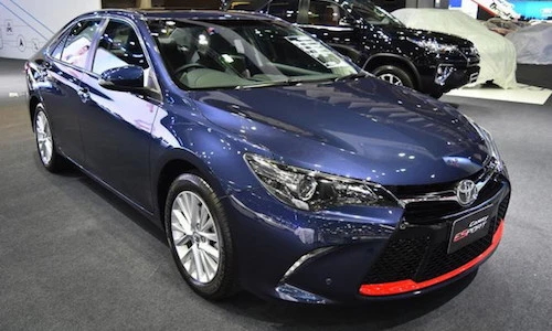 Toyota ra mắt Camry ESport 2017 "chốt giá" 1,08 tỷ