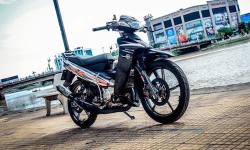 "Soi" xe máy Yamaha 125ZR giá hơn 300 triệu tại An Giang