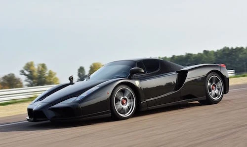 Siêu xe Ferrari Enzo “hồi sinh” như mới sau tai nạn đứt đôi