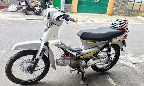 Honda Dream II độ hơn 200 triệu tại Việt Nam
