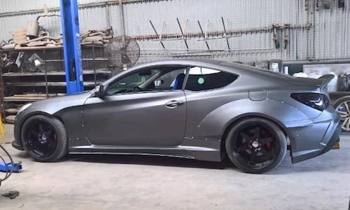 Ôtô giá rẻ Hyundai Genesis độ “siêu độc” tại Hà Nội