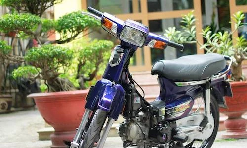 Xem dân chơi Sài Gòn độ "kiểng" Honda Super Dream