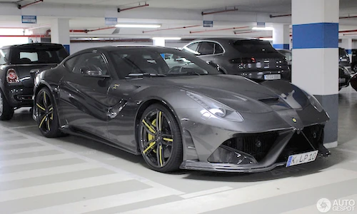 "Hàng độc" Ferrari F12Berlinetta của danh thủ Lukas Podolski