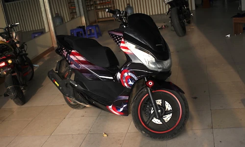 Honda PCX 2016 phong cách “siêu anh hùng” tại HN