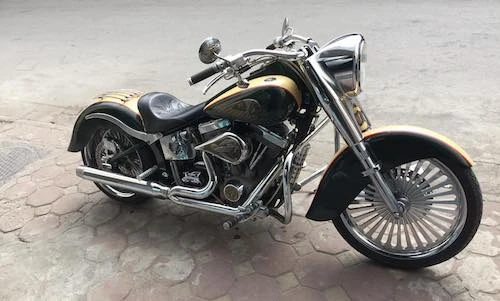 “Soi” môtô Indian Chief 2003 độ độc giá 570 triệu tại VN
