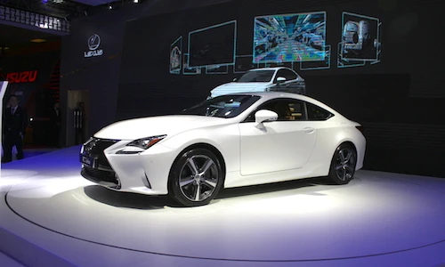 Lexus Việt Nam "show hàng" RC200t chính hãng giá gần 3 tỷ