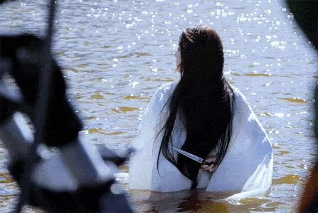 Mê mẩn tạo hình Điêu Thuyền của mỹ nhân Tân Cương Me man tao hinh Dieu Thuyen cua my nhan Tan Cuong