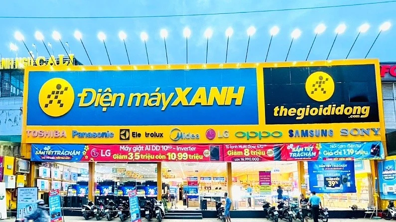 [SPOTLIGHT] Điện Máy Xanh lên sàn HoSE, vốn hóa vượt công ty mẹ Thế Giới Di Động