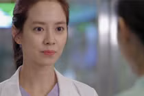 Chồng cũ đi biệt xứ 4 năm rồi trở về quỳ xuống cầu xin