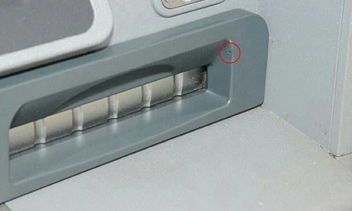 Phát hiện thủ đoạn trộm mã PIN ở máy ATM cực tinh vi