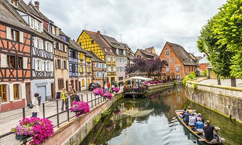 Những thị trấn nhỏ xinh lãng mạn khắp thế giới