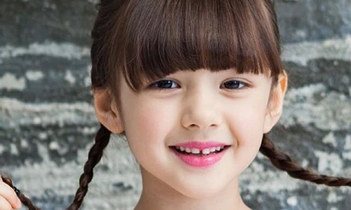 Vẻ đáng yêu của “thiên thần quảng cáo” 8 tuổi xứ Hàn