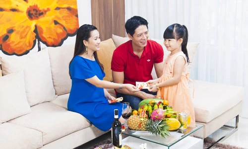 Biệt thự đắt tiền của mỹ nam Việt mang tiếng lấy vợ già 