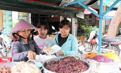 Chuyện người phụ nữ và xe xôi đẩy hơn 20 năm giữa Sài Gòn