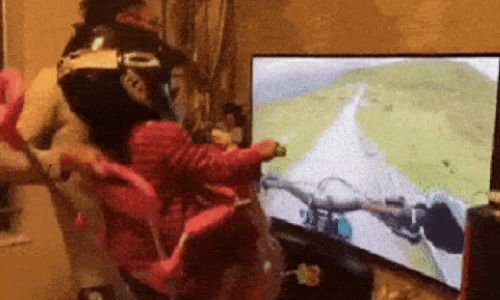 Cách trông con “đáng yêu” của các ông bố vui tính