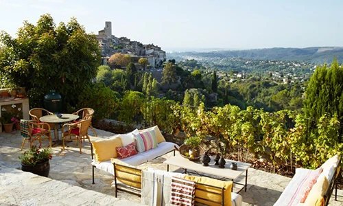 Căn nhà cổ đẹp mộng mơ như bước ra từ tranh vẽ 