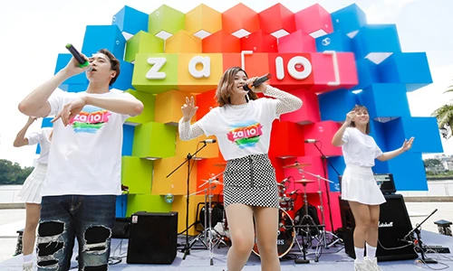 Ảnh: Lễ hội sắc màu đầu tiên ở Việt Nam