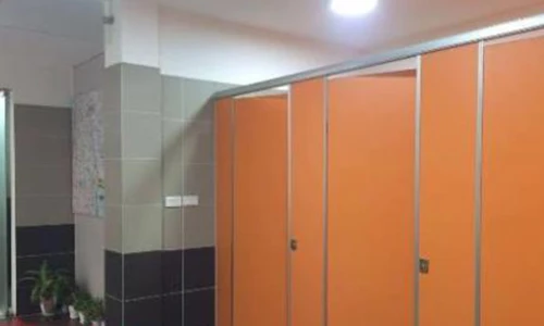 Ngỡ ngàng nhà vệ sinh “sang - xịn” giá chỉ 3.000 đồng/lượt