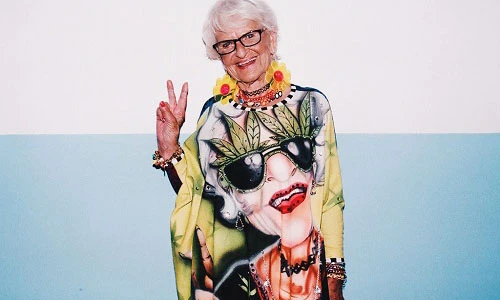 U90 ăn diện cực chất, bất chấp tuổi tác