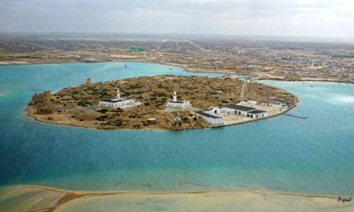 Lạnh gáy ghé thăm hòn đảo “ma” ở Đông Phi